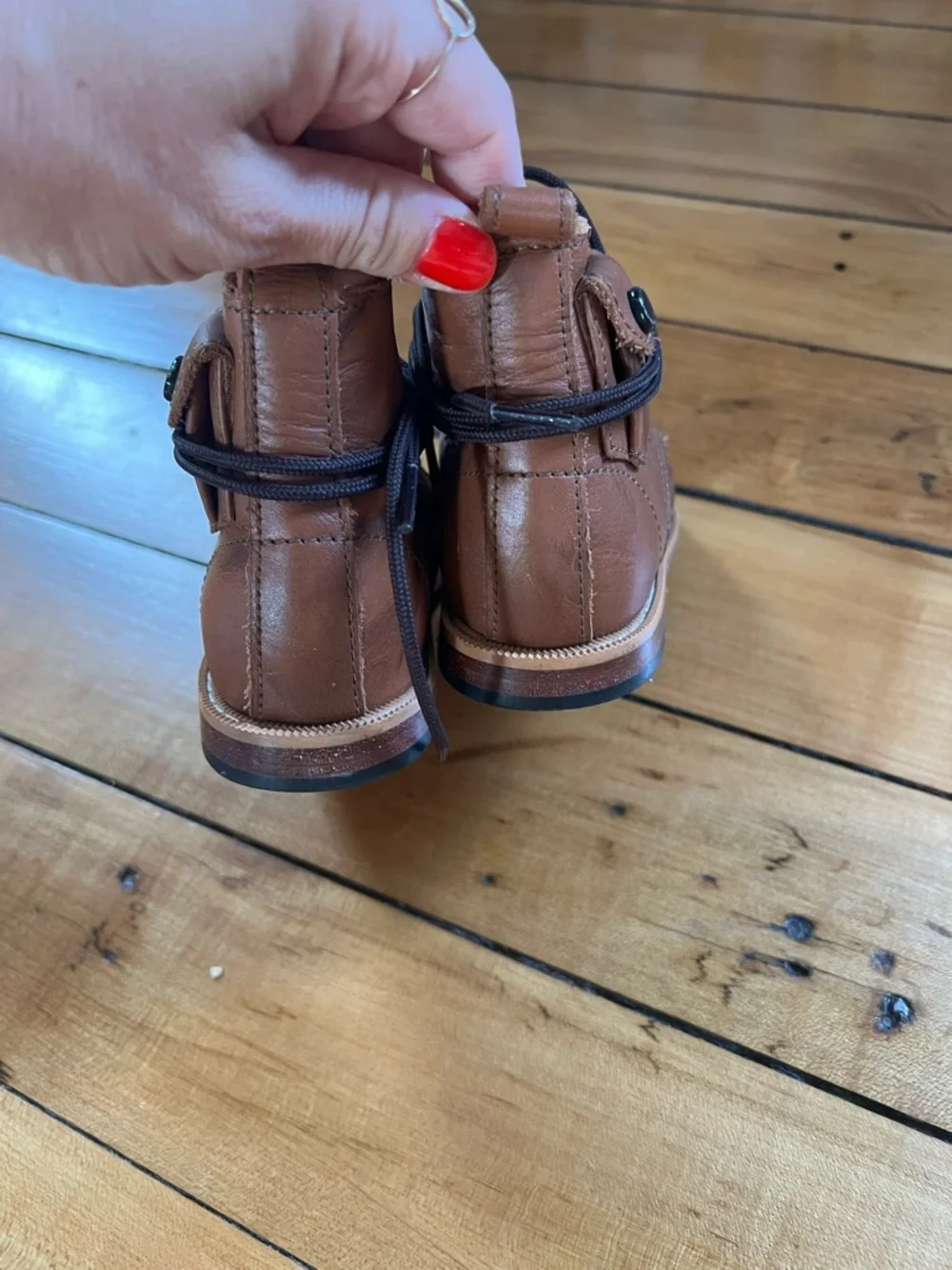 Mikoleon leather boots